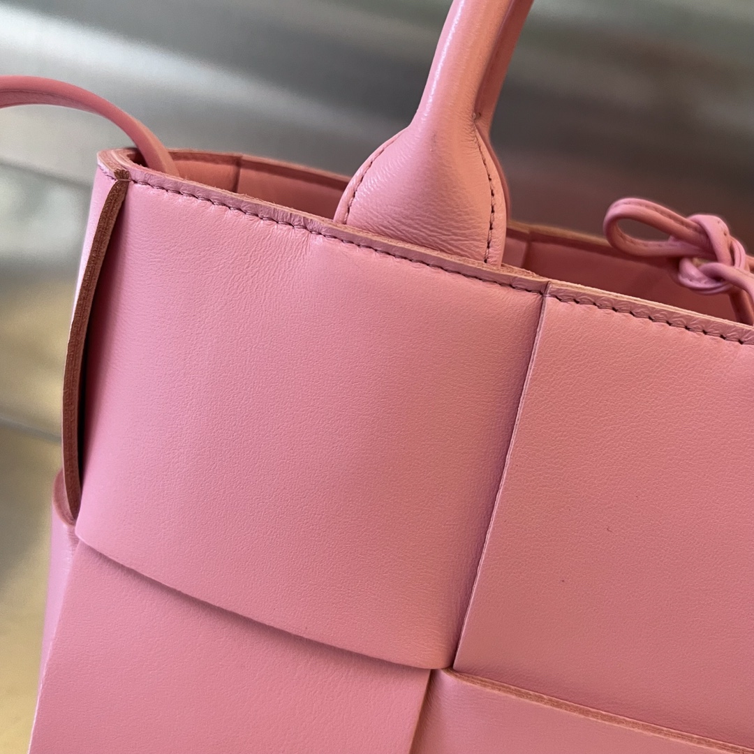 Mini Arco Intreccio Leather Tote Bag Pink